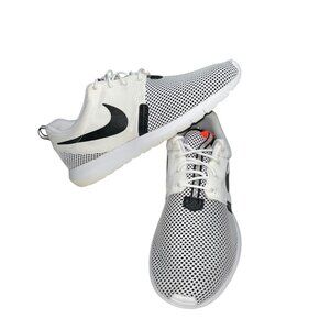 (25111) Nike Roshe Run Breeze Running Shoes Men's Size 9.5 White Black EUC